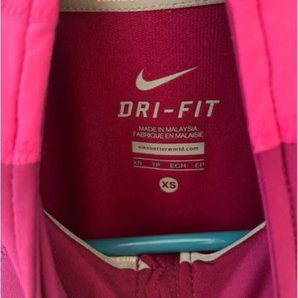 New Without Tags Women’s Size XS Nike Dri-Fit Long Sleeve 3/4 Zip Shirt - Picture 3 of 3